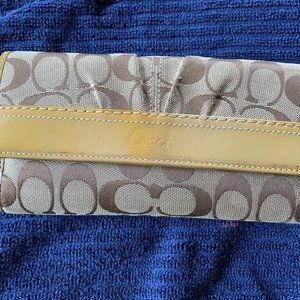 Coach Signature Checkbook Wallet - Beige